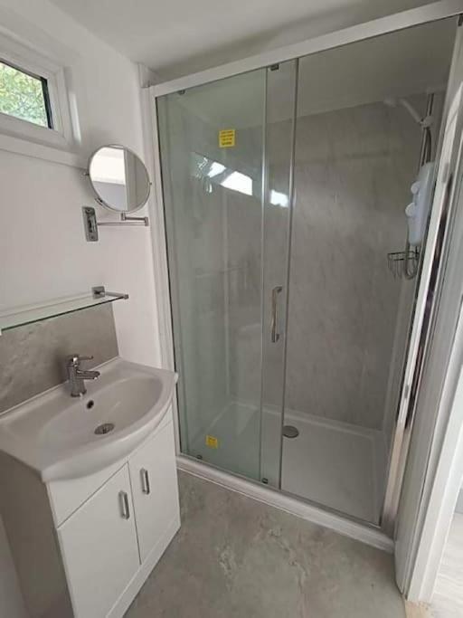 Private Lodge Close To Beaches And Goodwood Felpham Екстер'єр фото